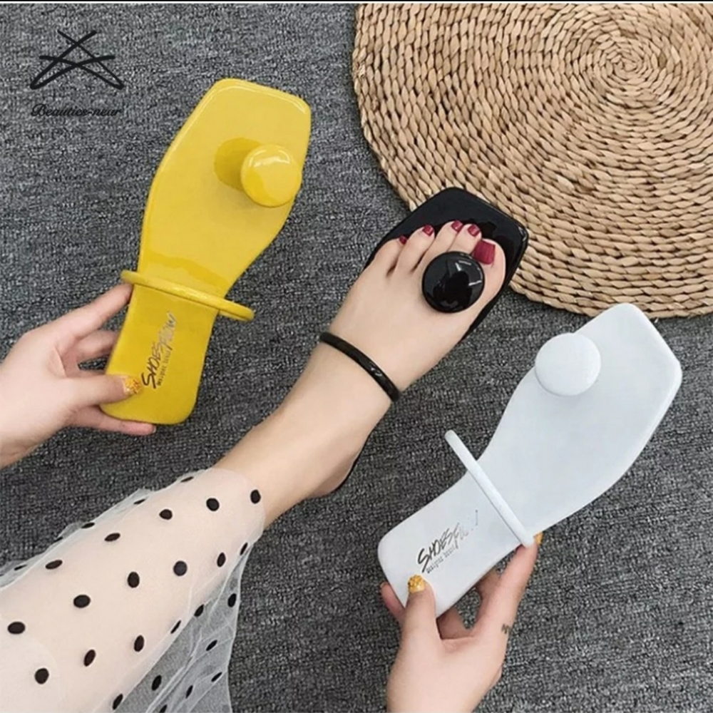 Mod circle sandals
